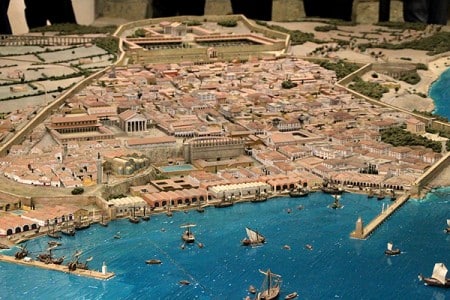 Maqueta que reproduce cómo era la ciudad de Tarraco Acueducto de Segovia