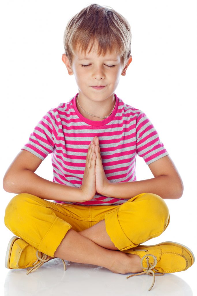 Niño haciendo mindfulness